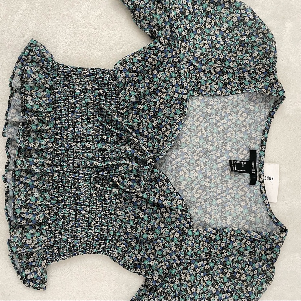 Forever 21 Blue Floral Smocked Cropped Top - Picture 2 of 8